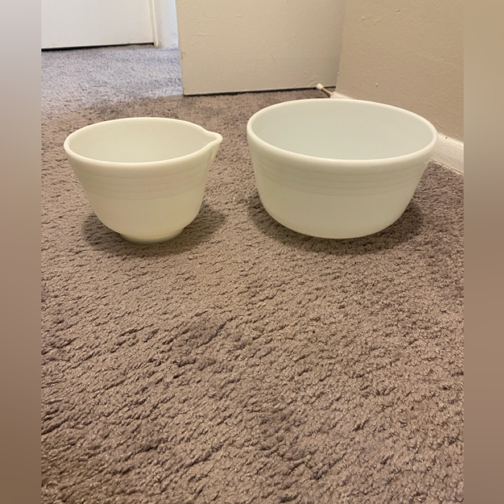 Pyrex Milk glass Mixing bowls Vtg ribbed